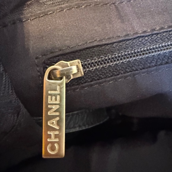 Chanel Travel Line Tote and matching long zippy wallet - Picture 13 of 16